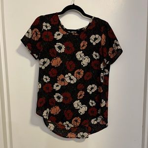 Pleione Women’s Floral Hi Lo Hem Short Sleeve Top